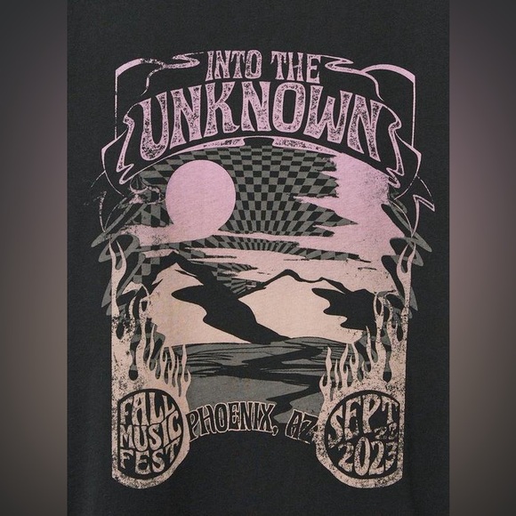 Torrid Unknown Vintage Cotton Crew Neck Tee NWT - Picture 4 of 8